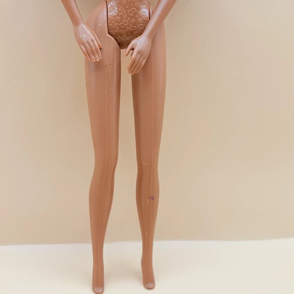 BARBIE CHRISTIE DOLL Articulated Body Arms Move Nude Doll With‎ Pink Earrings